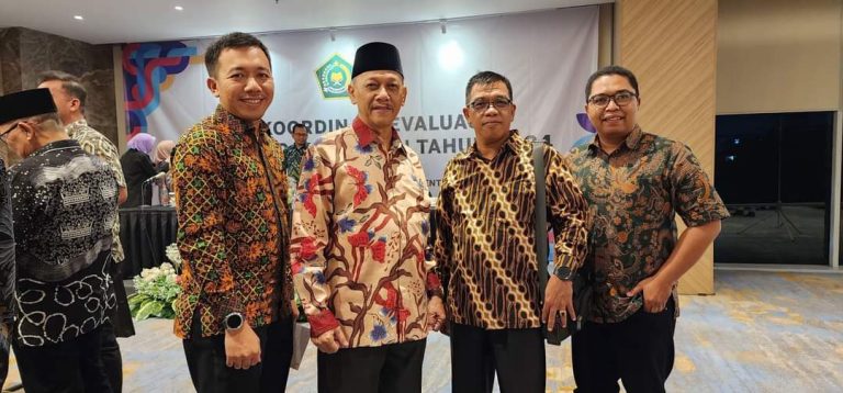 LPM IAIN PONTIANAK DAN BIRO AUAK HADIRI RAPAT EVALUASI KINERJA ANGGARAN DI GRAND ORCHARD HOTEL JAKARTA