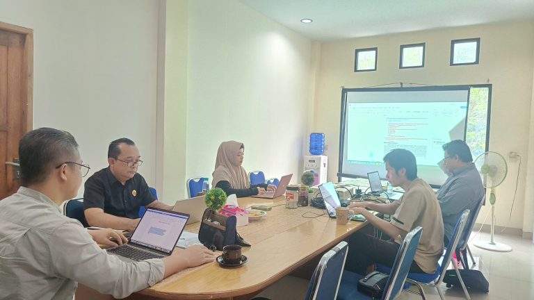 RAPAT KOORDINASI KE EMPAT TIM ISK: PENEKANAN PADA PENGUMPULAN DATA DAN PENYUSUNAN LAPORAN