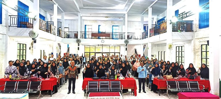 SAMBAS BERBUDAYE: PERSPEKTIF DR. ERWIN MAHRUS TENTANG WARISAN BUDAYA LOKAL DAN KARAKTER GENERASI MUDA