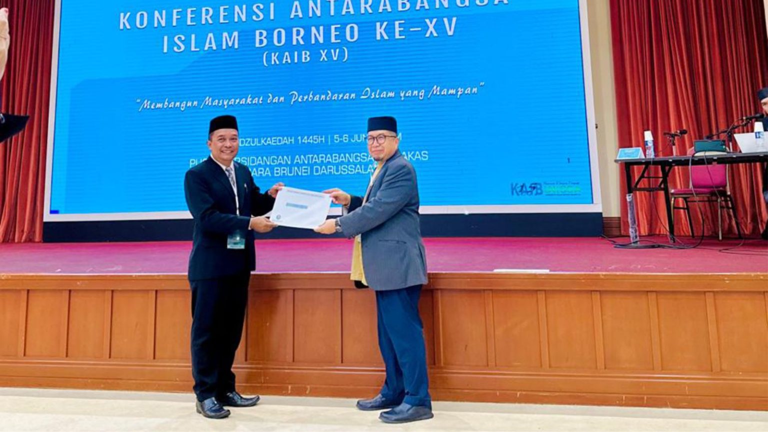 Sekretaris LPM Jadi Pembicara Seminar Internasional di Brunei_4