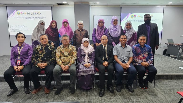 KONTRIBUSI INTERNASIONAL IAIN PONTIANAK: KETUA LPM PAPARKAN INTEGRASI SPIRITUALITAS DAN KONSELING BERBASIS AL-FATIHAH DI ICCPHPMH 2025 MALAYSIA